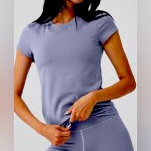 Alosoft Finesse Tee in Fog (Large)